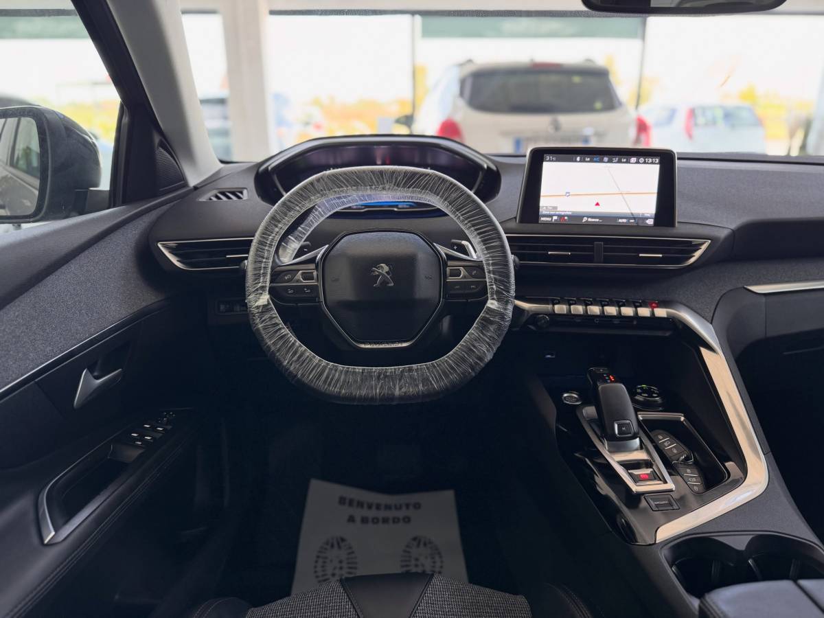 PEUGEOT 3008 1.5 BlueHDi 130CV