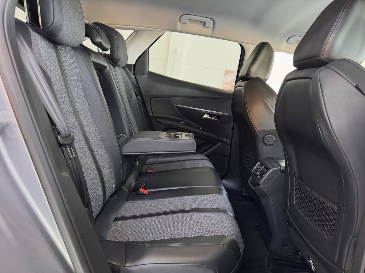 PEUGEOT 3008 1.5 BlueHDi 130CV