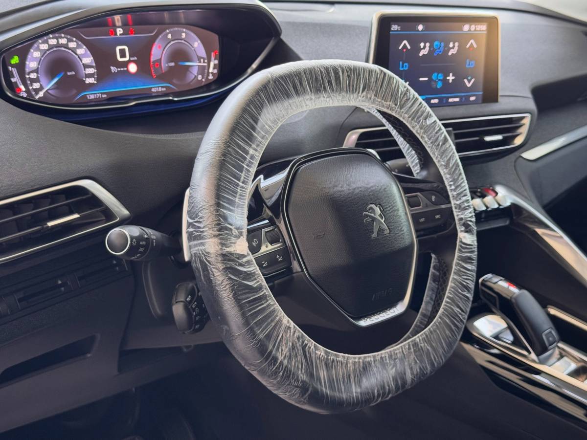 PEUGEOT 3008 1.5 BlueHDi 130CV