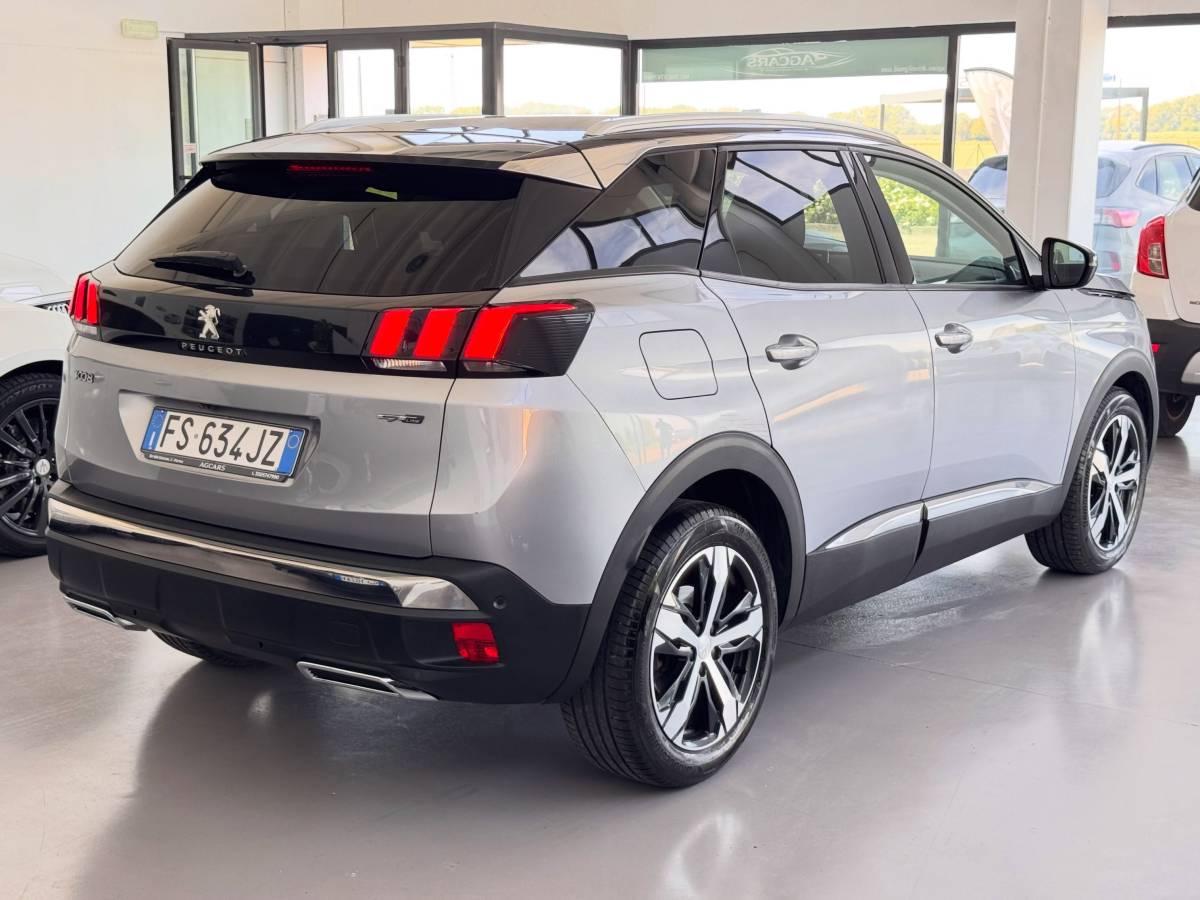 PEUGEOT 3008 1.5 BlueHDi 130CV